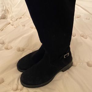 La Canadienne black suede boots.